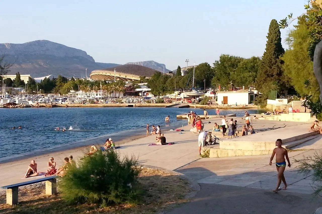 Apartments With Wifi Split - 20912 Croatia