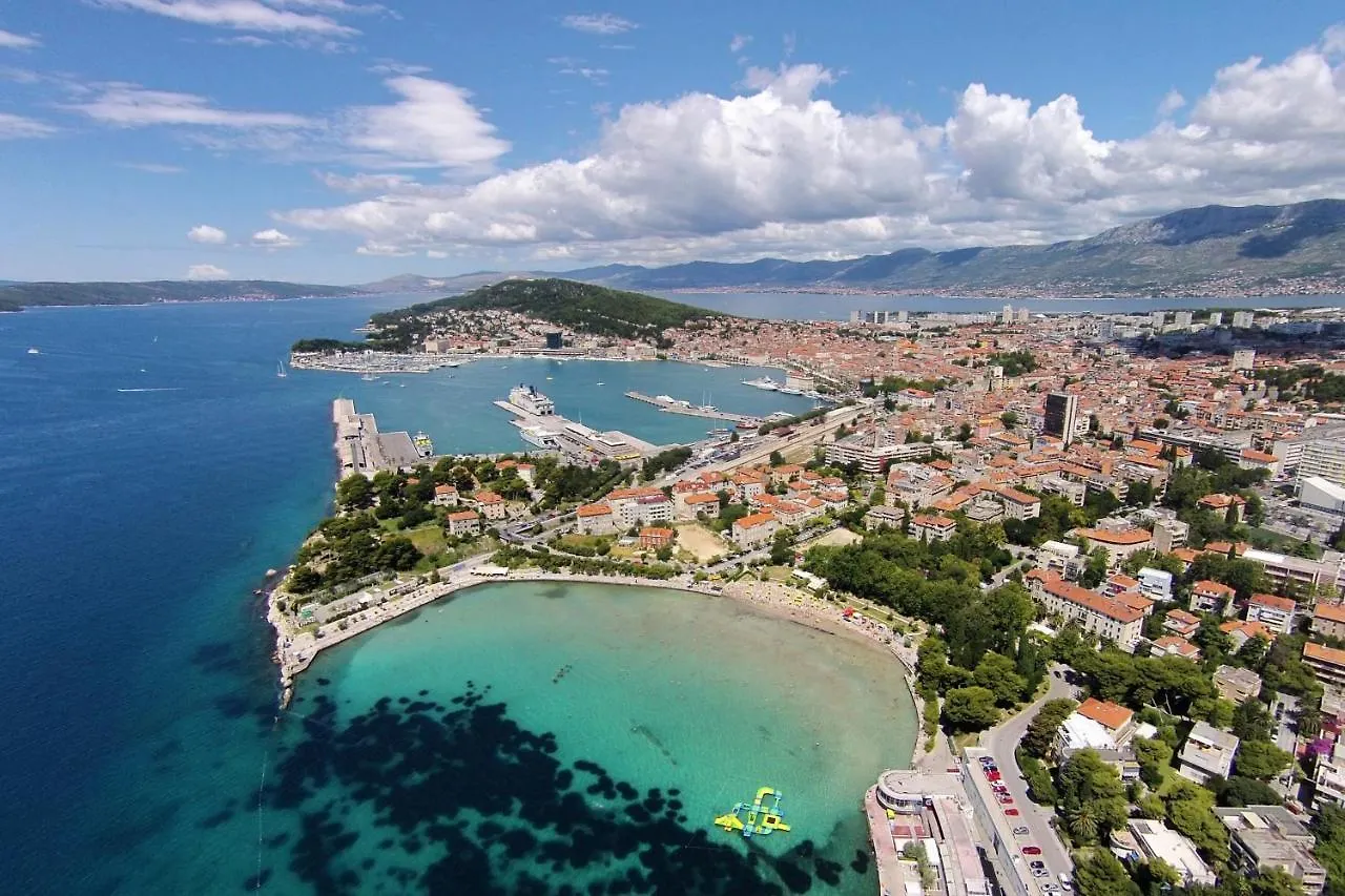 Apartments With Wifi Split - 20912 Croatia